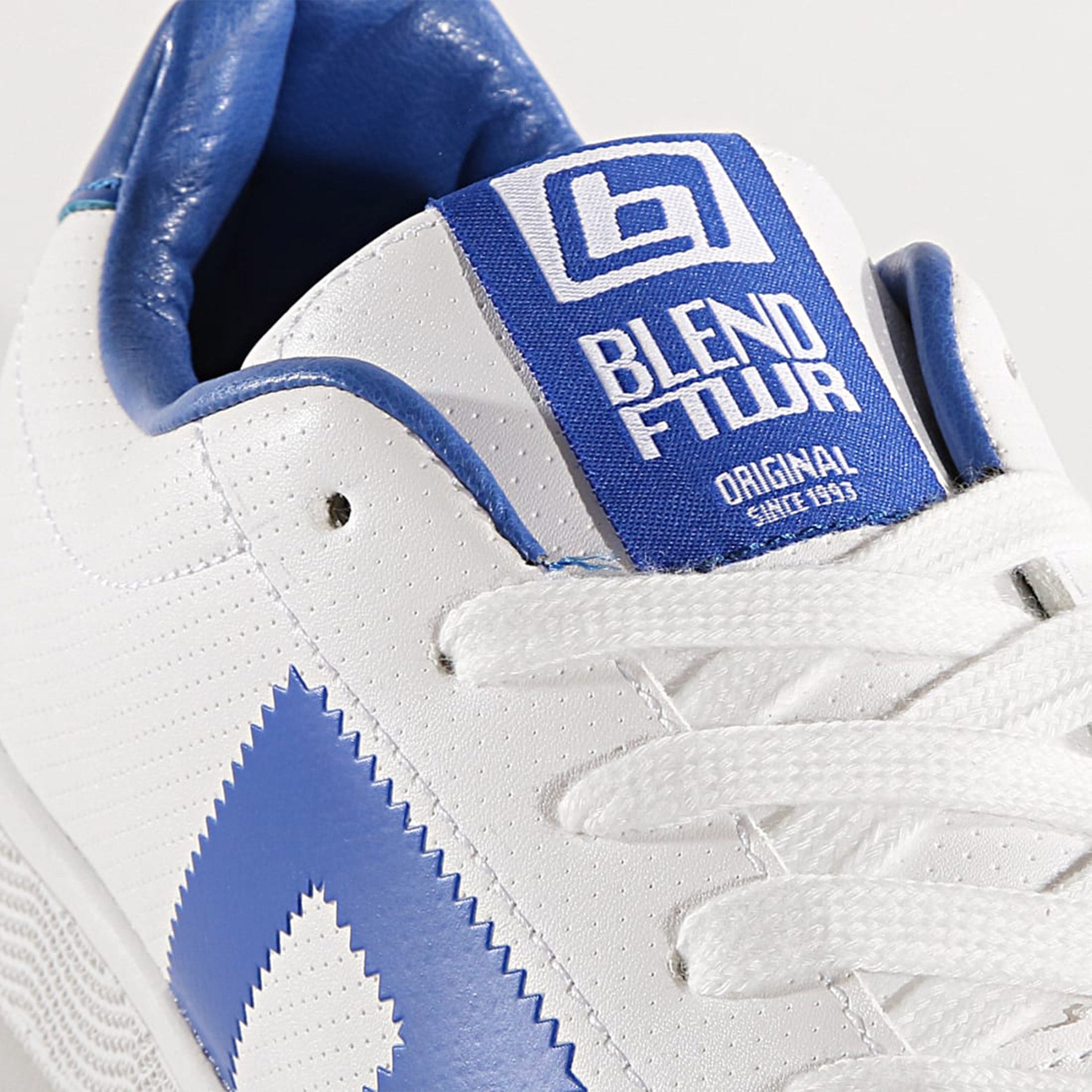 Blend Sneaker - White/Electric Blue